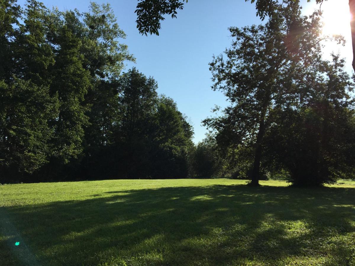 فندق Domaine Des Epinettes Saint-Romain-de-Jalionas المظهر الخارجي الصورة